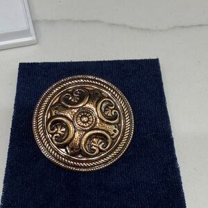 Kaleoala Koru gold & black brooch